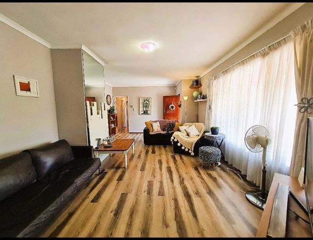3 BEDROOM HOUSE SOLD IN MOSELEY PARK